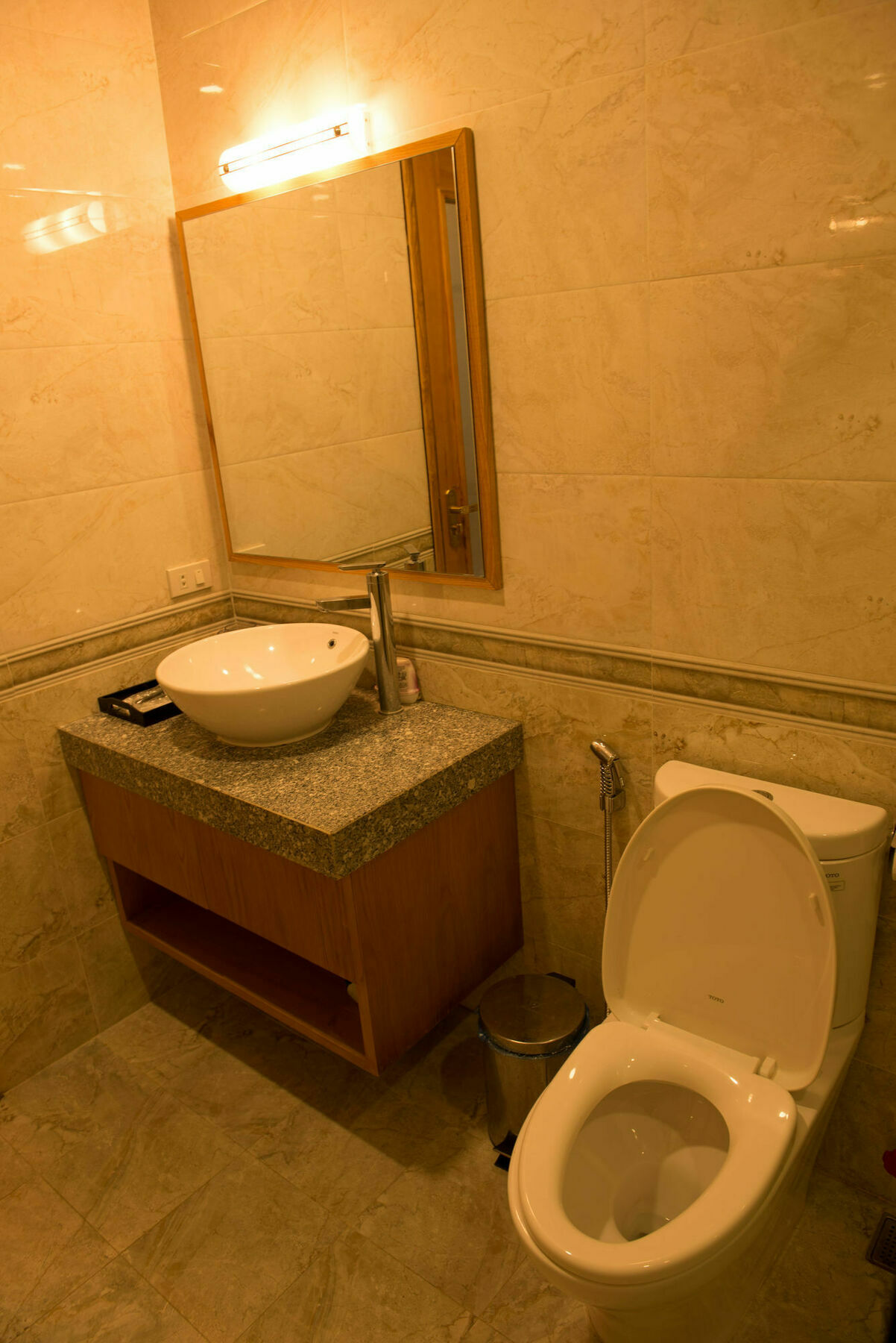 Sinh Plaza Hotel Ханой Екстериор снимка