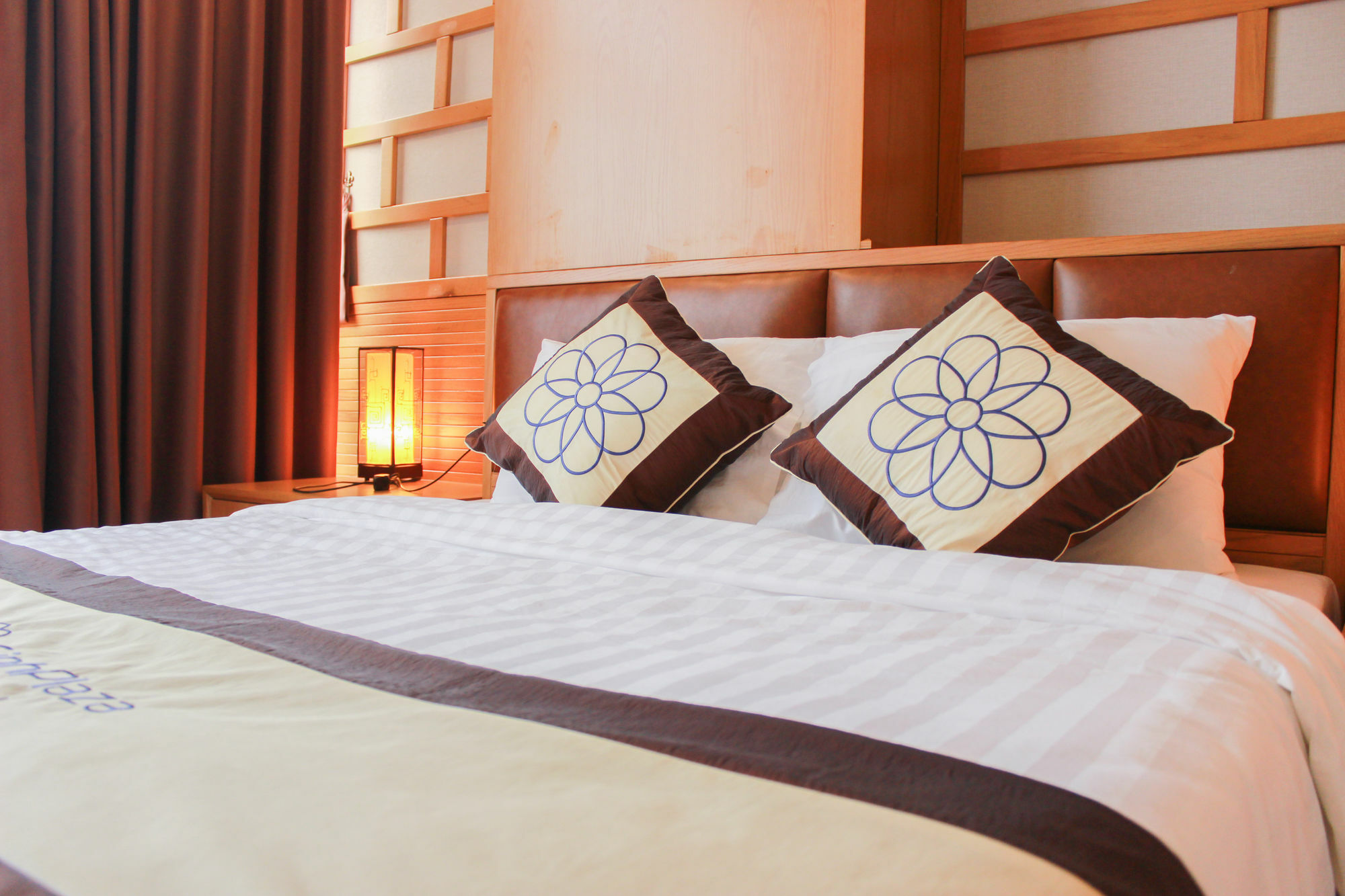 Sinh Plaza Hotel Ханой Екстериор снимка